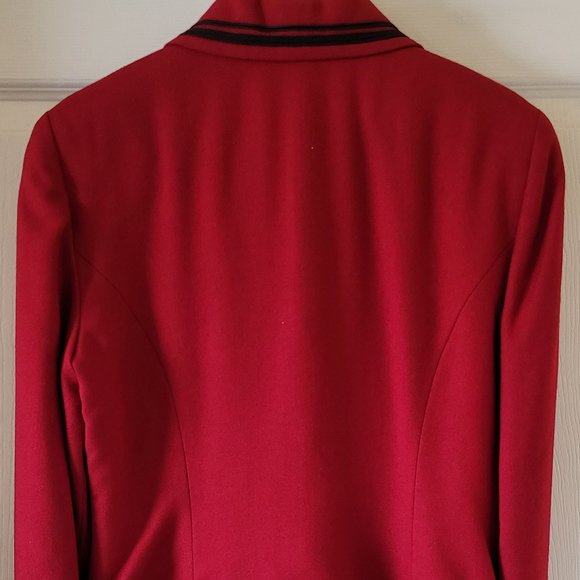 Stephanie Cueller 2 pc suit - Picture 3 of 11